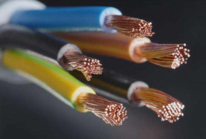 如何避免電線電纜的外皮在冬天斷裂呢？